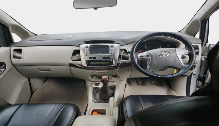 2014 Toyota Innova 2.5 VX 8 STR, Diesel, Manual, 2,35,450 km, interior