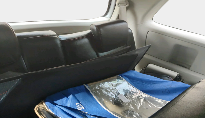2014 Toyota Innova 2.5 VX 8 STR, Diesel, Manual, 2,35,450 km, interior