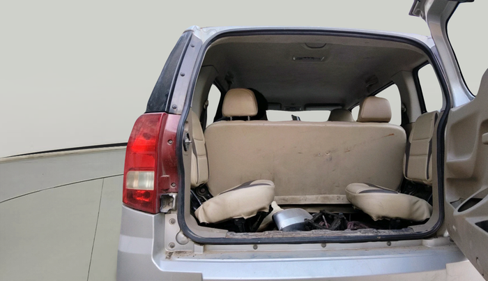 2016 Mahindra TUV300 T8, Diesel, Manual, 1,77,091 km, exterior