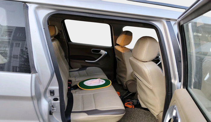 2016 Mahindra TUV300 T8, Diesel, Manual, 1,77,091 km, interior