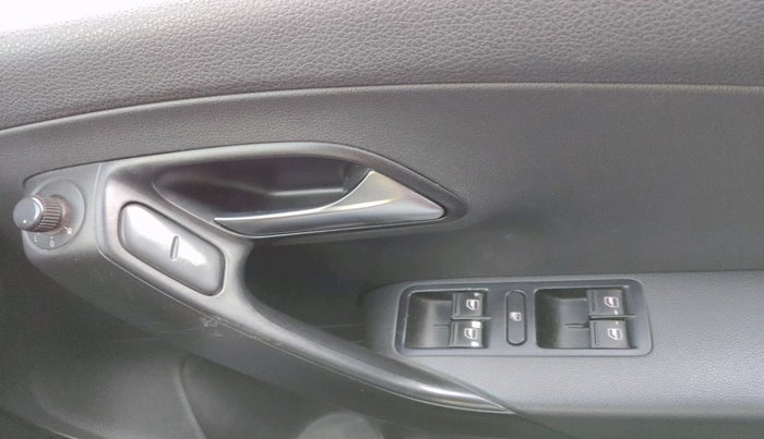 2014 Volkswagen Polo COMFORTLINE 1.2L, Petrol, Manual, 85,034 km, interior