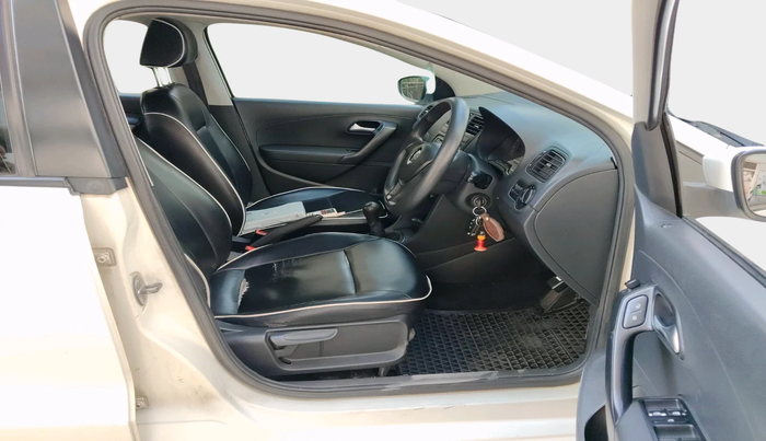 2014 Volkswagen Polo COMFORTLINE 1.2L, Petrol, Manual, 85,034 km, interior