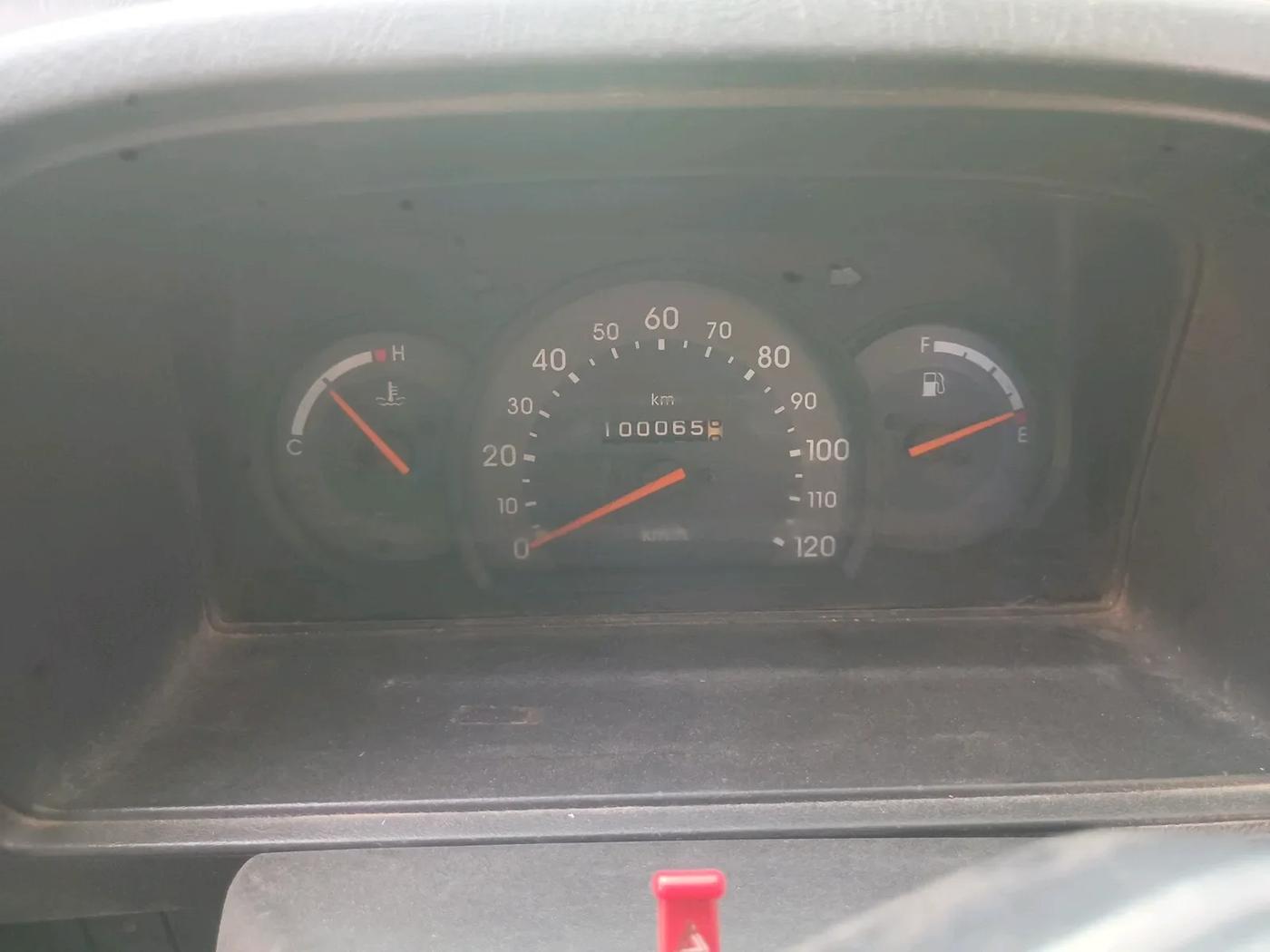 2011 Maruti Omni 5 STR, Petrol, Manual, 1,00,065 km, interior