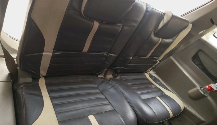 2012 Mahindra XUV500 W6, Diesel, Manual, 1,42,058 km, interior