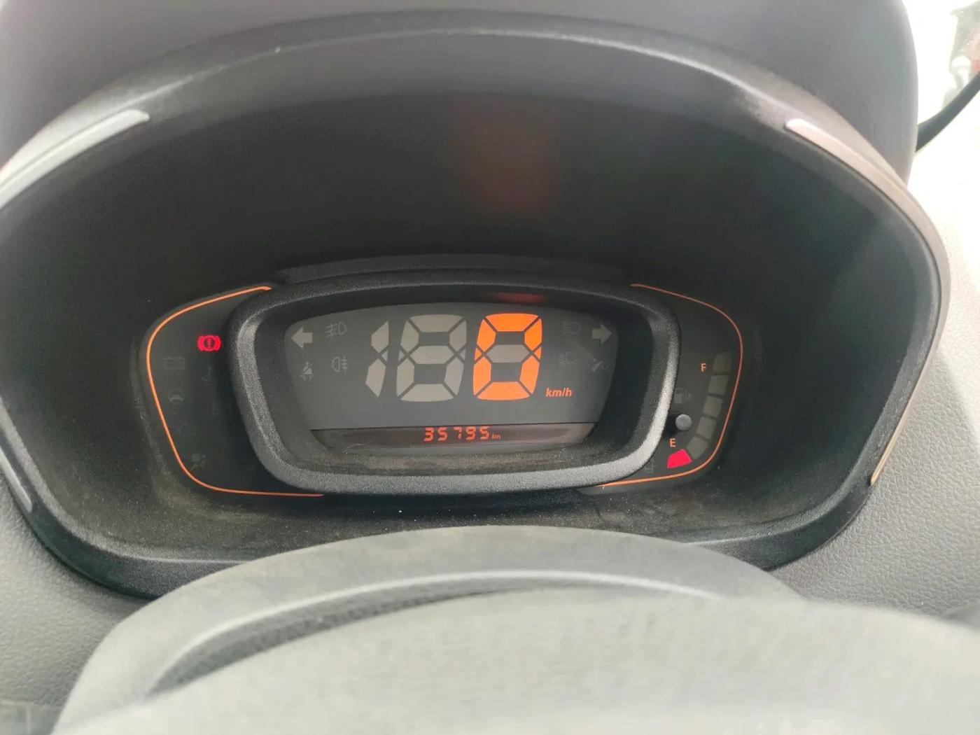 2015 Renault Kwid RXT 0.8, Petrol, Manual, 37,000 km, interior