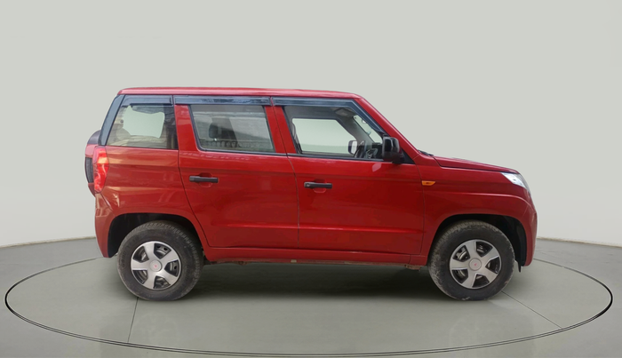 2018 Mahindra TUV300 T4 PLUS, Diesel, Manual, 1,01,200 km, exterior