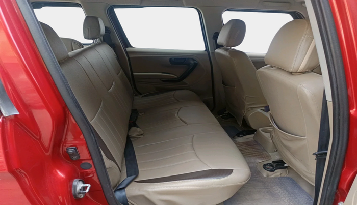 2018 Mahindra TUV300 T4 PLUS, Diesel, Manual, 1,01,200 km, interior