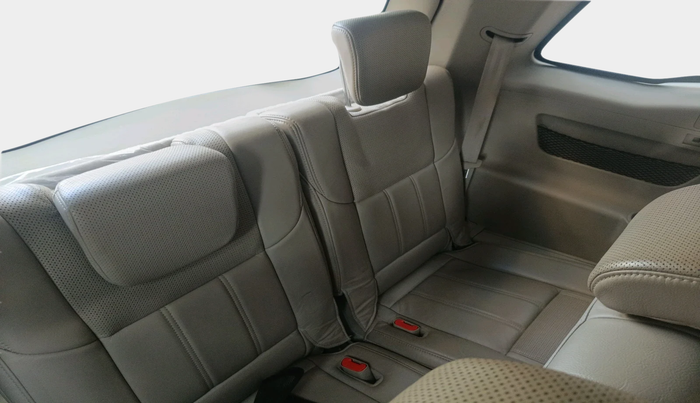 2015 Mahindra XUV500 W10, Diesel, Manual, 1,19,455 km, interior