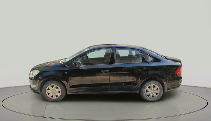 2013 Skoda Rapid AMBITION 1.6 TDI CR MT, Diesel, Manual, 1,58,038 km, exterior