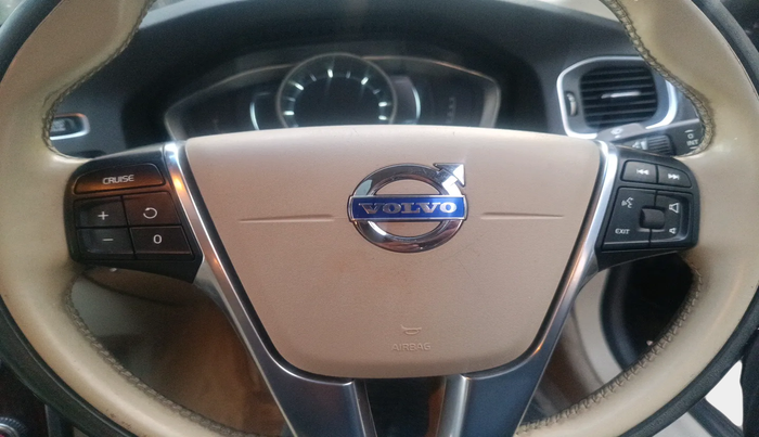 2016 Volvo S60 Momentum D4, Diesel, Automatic, 1,12,564 km, interior
