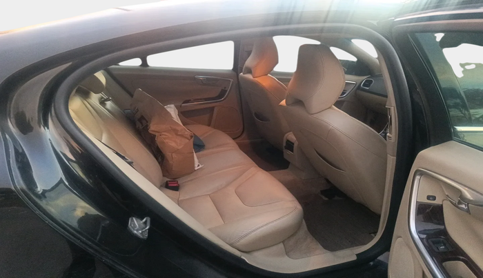 2016 Volvo S60 Momentum D4, Diesel, Automatic, 1,12,564 km, interior