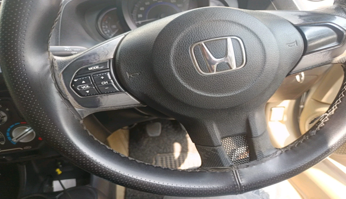 2015 Honda Amaze 1.5L I-DTEC S, Diesel, Manual, 1,28,536 km, interior