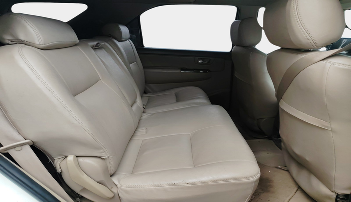 2012 Toyota Fortuner 3.0 4X4 MT, Diesel, Manual, 1,45,586 km, interior