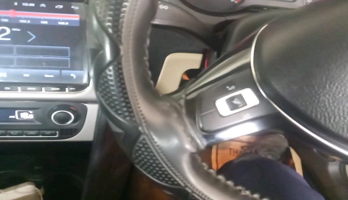 2017 Volkswagen Polo HIGHLINE1.2L, Petrol, Manual, 1,26,054 km, interior