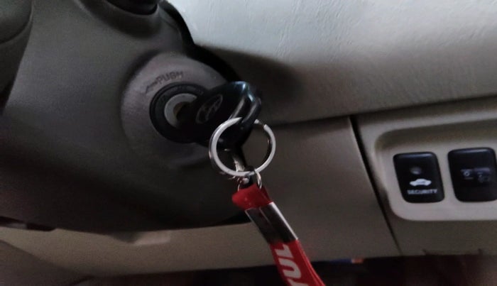 2013 Toyota Innova 2.5 G 7 STR, Diesel, Manual, 2,11,144 km, interior