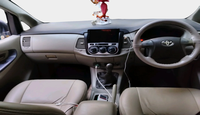 2013 Toyota Innova 2.5 G 7 STR, Diesel, Manual, 2,11,144 km, interior