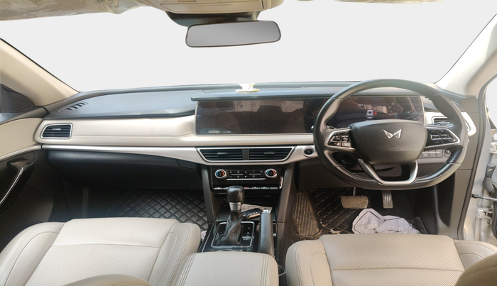 2021 Mahindra XUV700 AX 7 P AT 7 STR, Petrol, Automatic, 1,42,605 km, interior
