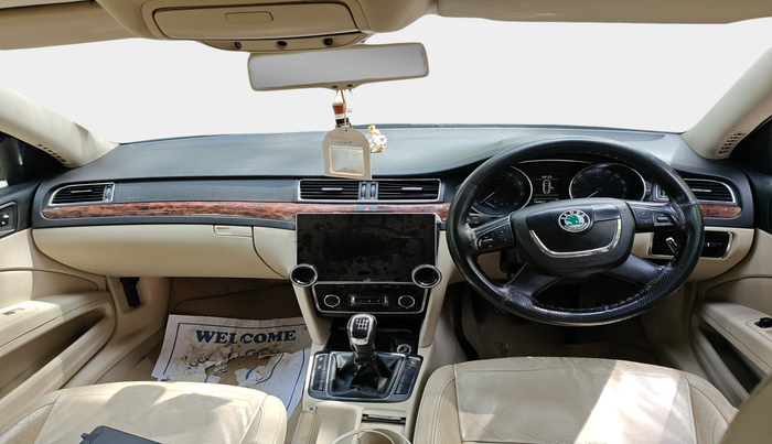 2011 Skoda Superb ELEGANCE 1.8 TSI MT, Petrol, Manual, 1,00,822 km, interior