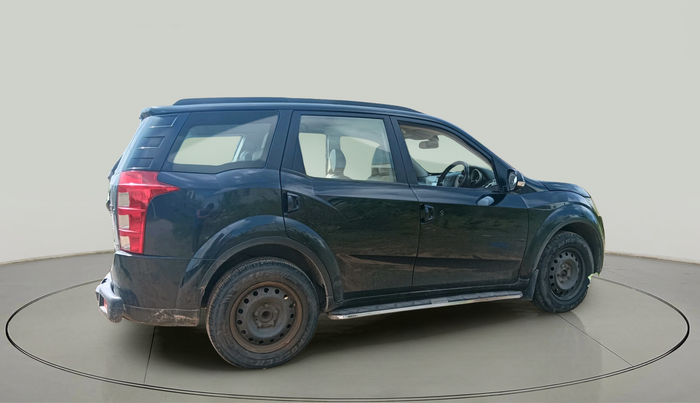 2016 Mahindra XUV500 W6, Diesel, Manual, 96,444 km, exterior