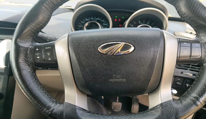 2016 Mahindra XUV500 W6, Diesel, Manual, 96,444 km, interior