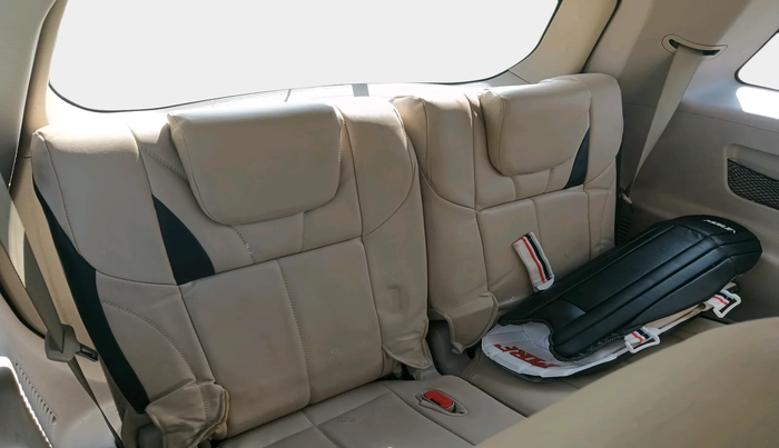 2016 Mahindra XUV500 W6, Diesel, Manual, 96,444 km, interior