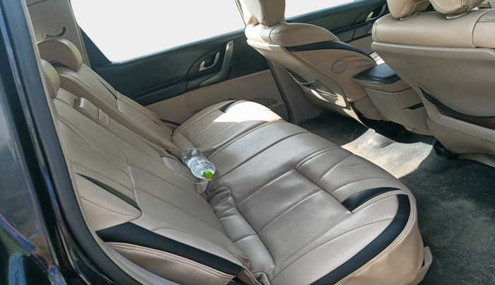 2016 Mahindra XUV500 W6, Diesel, Manual, 96,444 km, interior