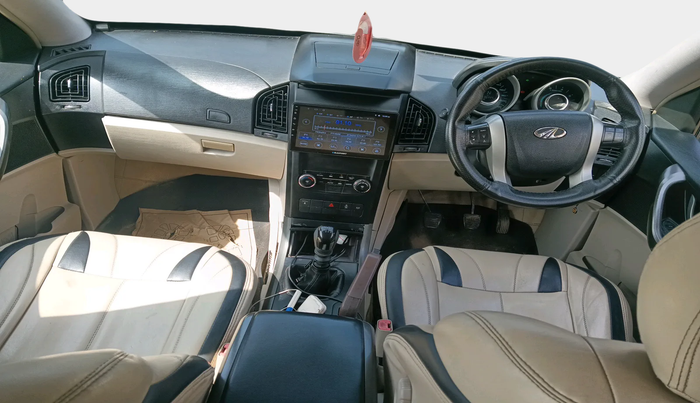 2016 Mahindra XUV500 W6, Diesel, Manual, 96,444 km, interior