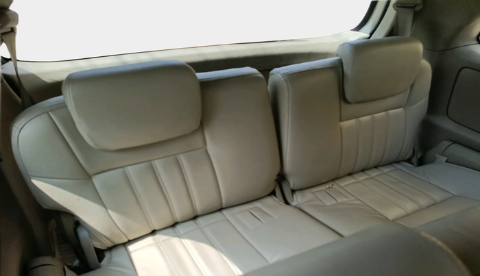 2013 Toyota Innova 2.5 VX 8 STR, Diesel, Manual, 1,84,472 km, interior