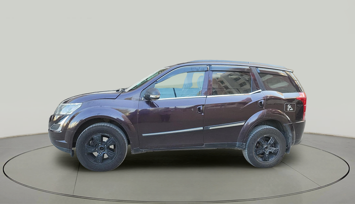 2015 Mahindra XUV500 W10, Diesel, Manual, 1,40,543 km, exterior