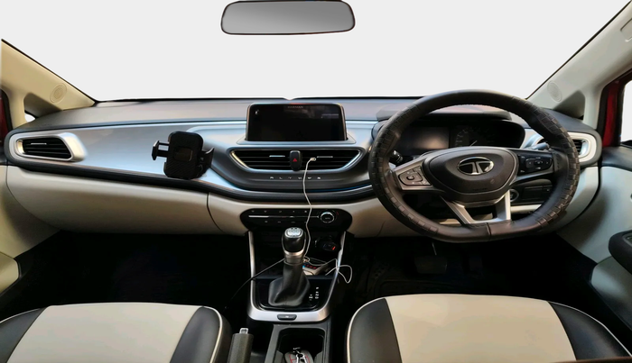 2024 Tata ALTROZ XZA + SUNROOF, Petrol, Automatic, 3,903 km, interior