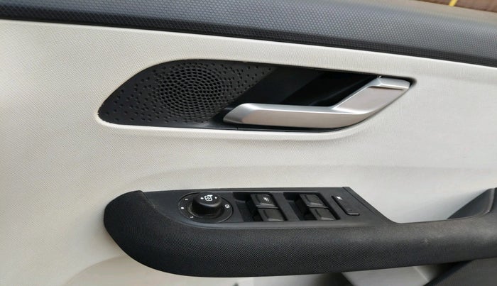 2024 Tata ALTROZ XZA + SUNROOF, Petrol, Automatic, 3,903 km, interior