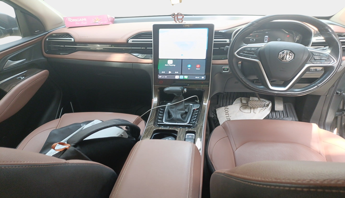 2023 MG HECTOR PLUS SAVVY PRO 1.5 TURBO CVT 6 STR, Petrol, Automatic, 13,376 km, interior