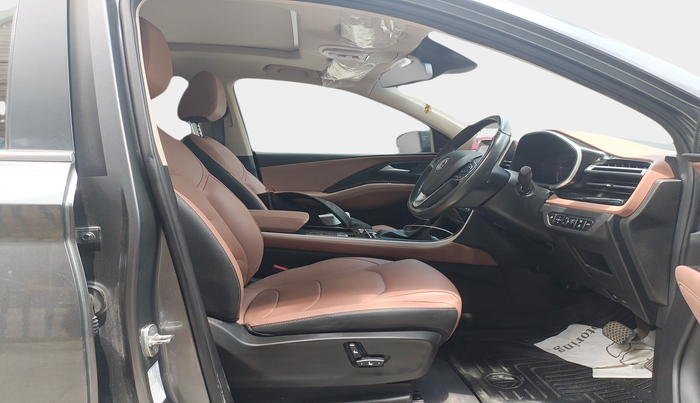 2023 MG HECTOR PLUS SAVVY PRO 1.5 TURBO CVT 6 STR, Petrol, Automatic, 13,376 km, interior