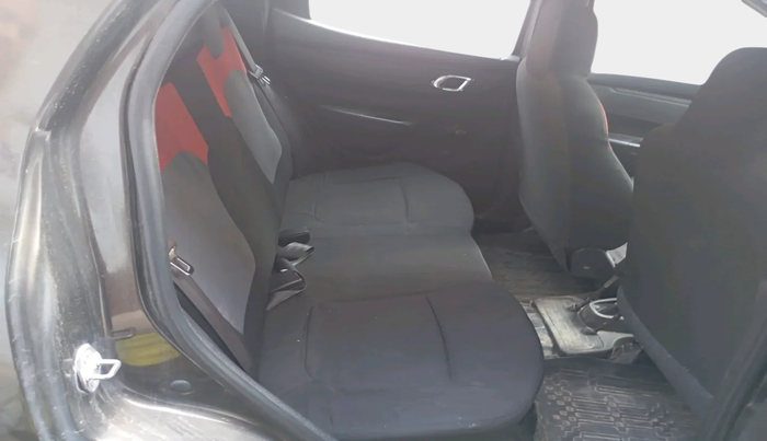2018 Renault Kwid RXT 1.0 (O), Petrol, Manual, 88,441 km, interior