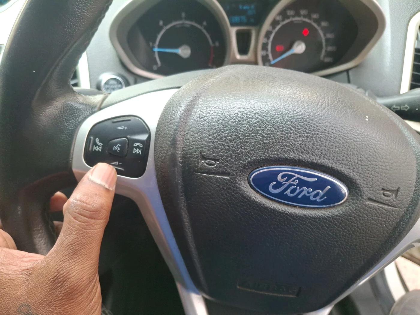 2016 Ford Ecosport TITANIUM 1.5L DIESEL, Diesel, Manual, 1,38,875 km, interior
