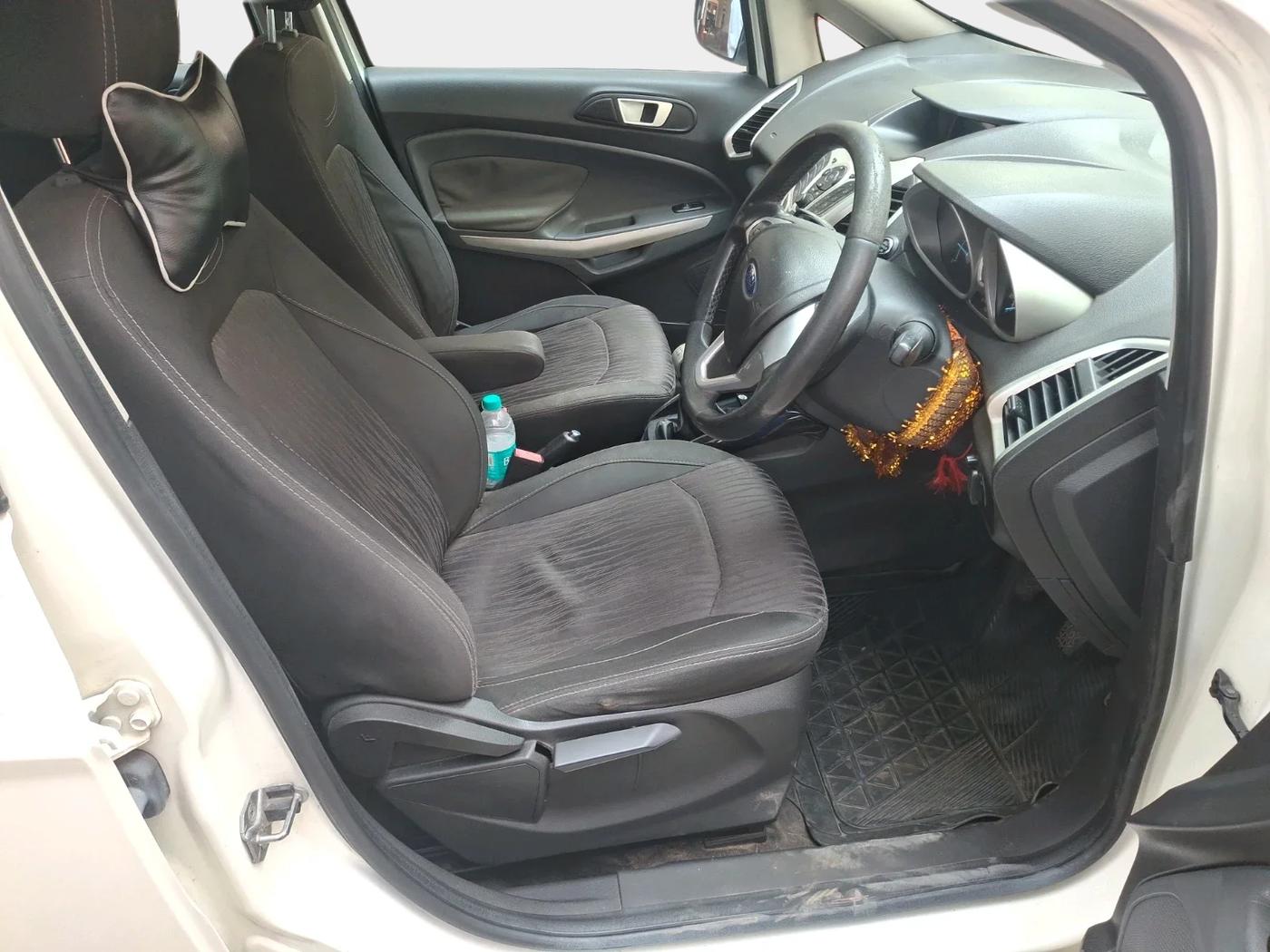 2016 Ford Ecosport TITANIUM 1.5L DIESEL, Diesel, Manual, 1,38,875 km, interior
