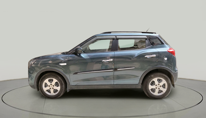2022 Mahindra XUV300 W6 1.5 DIESEL AMT, Diesel, Automatic, 41,821 km, exterior