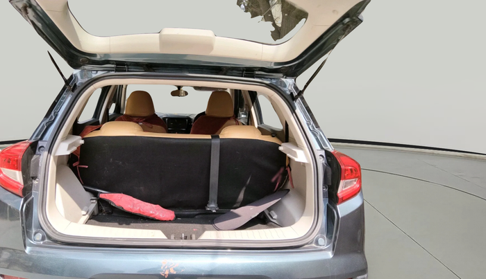 2022 Mahindra XUV300 W6 1.5 DIESEL AMT, Diesel, Automatic, 41,821 km, exterior