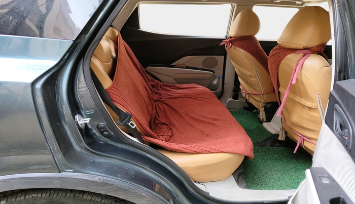 2022 Mahindra XUV300 W6 1.5 DIESEL AMT, Diesel, Automatic, 41,821 km, interior