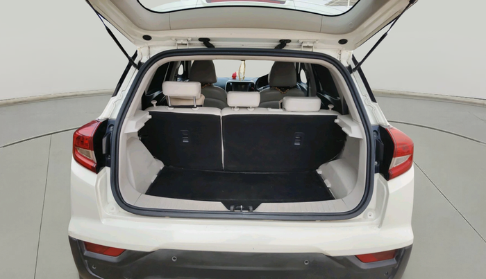 2020 Mahindra XUV300 W8 (O) 1.5 DIESEL, Diesel, Manual, 1,14,836 km, exterior