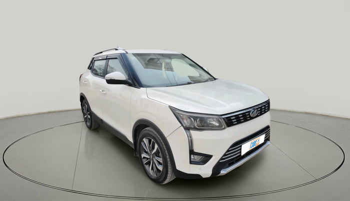 2020 Mahindra XUV300 W8 (O) 1.5 DIESEL, Diesel, Manual, 1,14,836 km, exterior