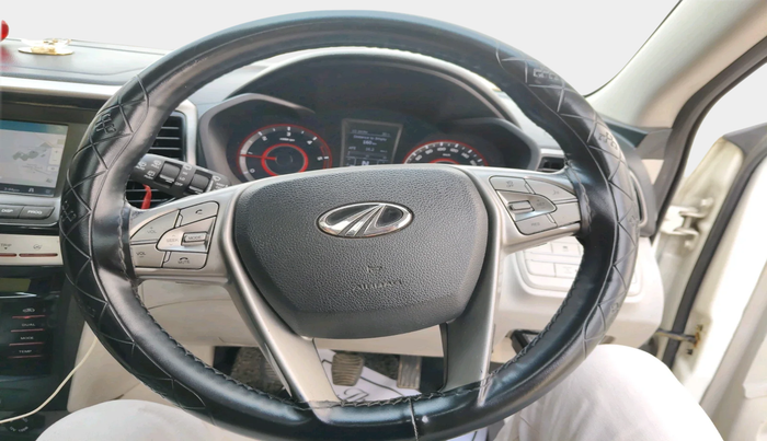 2020 Mahindra XUV300 W8 (O) 1.5 DIESEL, Diesel, Manual, 1,14,836 km, interior