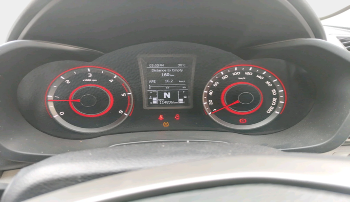 2020 Mahindra XUV300 W8 (O) 1.5 DIESEL, Diesel, Manual, 1,14,836 km, interior