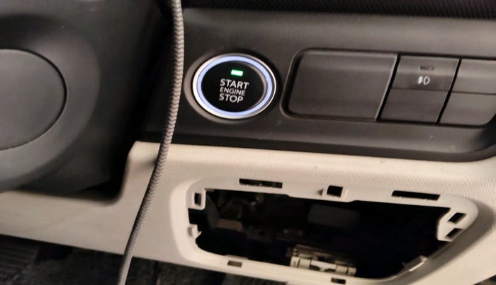 2022 Tata ALTROZ XZA, Petrol, Automatic, 53,929 km, interior