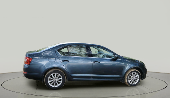 2014 Skoda Octavia AMBITION 2.0 TDI AT, Diesel, Automatic, 2,13,296 km, exterior