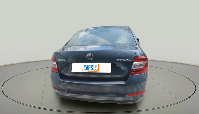 2014 Skoda Octavia AMBITION 2.0 TDI AT, Diesel, Automatic, 2,13,296 km, exterior