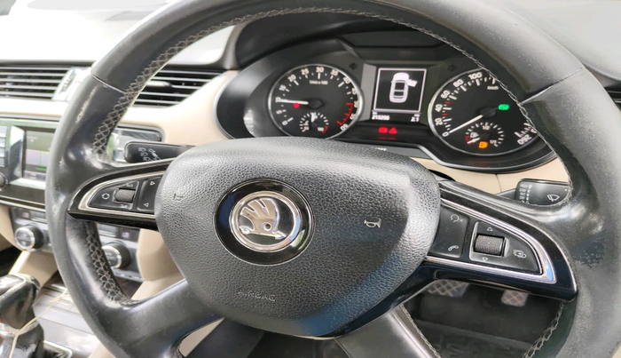 2014 Skoda Octavia AMBITION 2.0 TDI AT, Diesel, Automatic, 2,13,296 km, interior