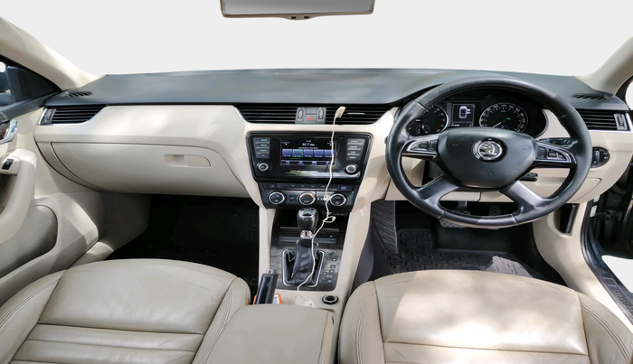 2014 Skoda Octavia AMBITION 2.0 TDI AT, Diesel, Automatic, 2,13,296 km, interior