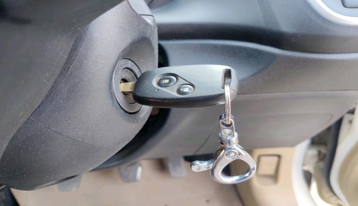 2015 Honda Mobilio 1.5L I-DTEC S, Diesel, Manual, 1,20,063 km, interior