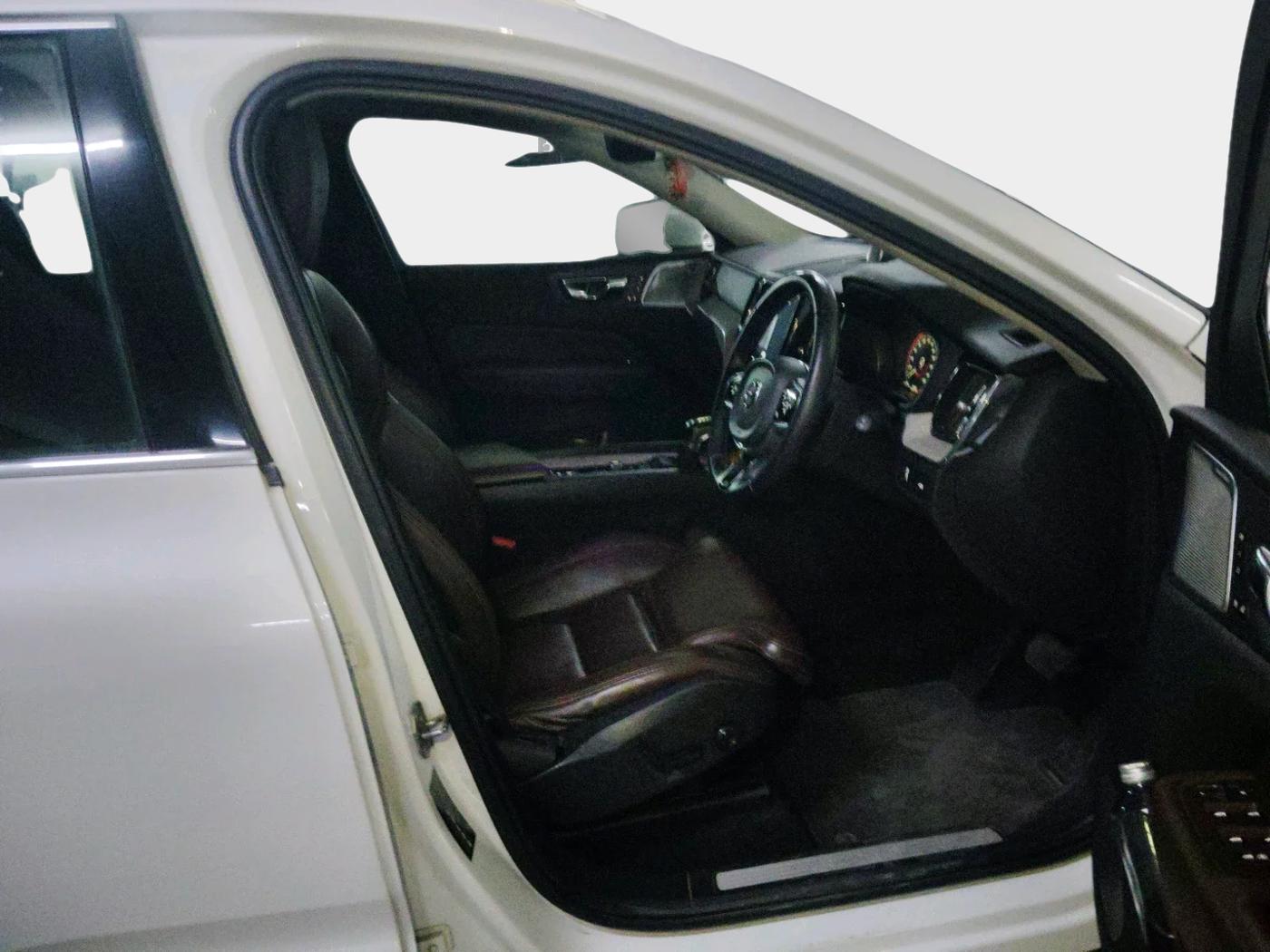2019 Volvo XC 60 D5 INSCRIPTION, Diesel, Automatic, 1,08,580 km, interior